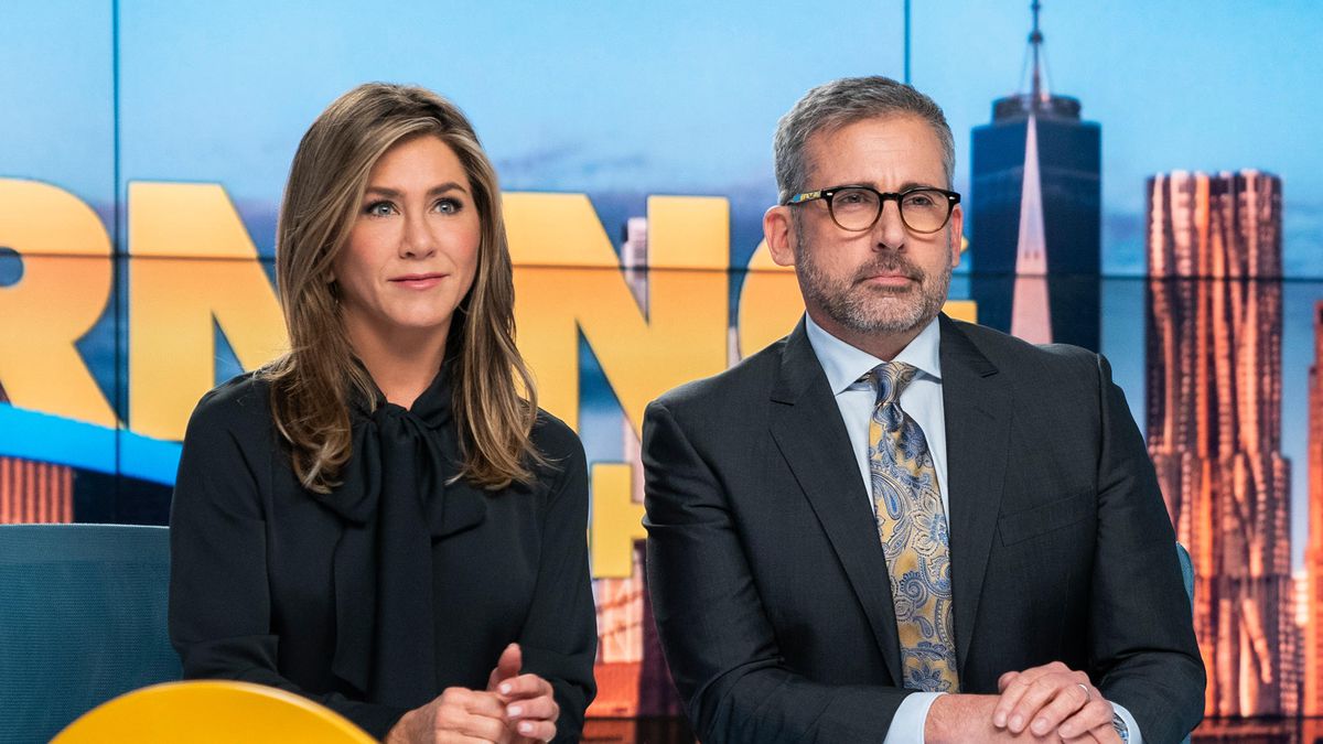 Jennifer Aniston e Steve Carell in una scena di The morning show